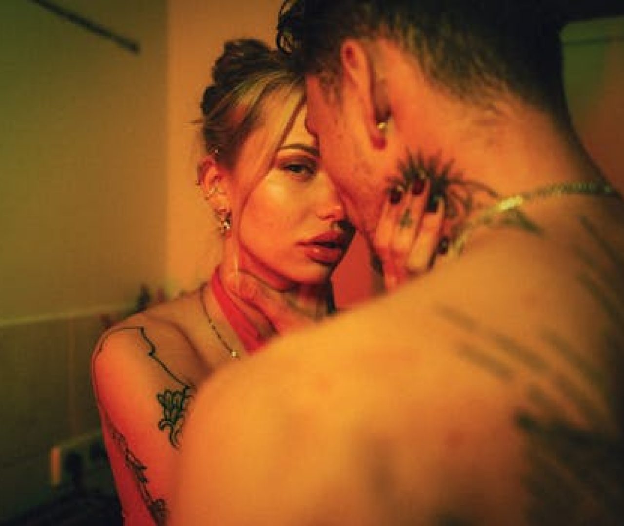 how to build emotional attraction